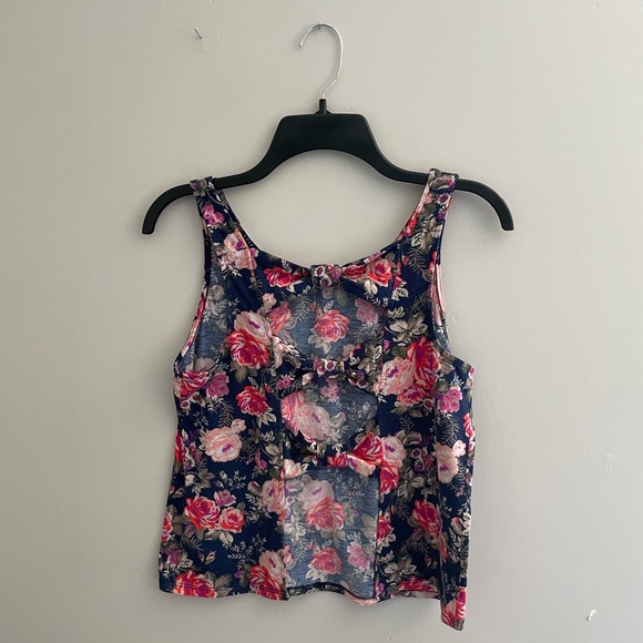 Floral open-back summer tank! - Picture 2 of 4